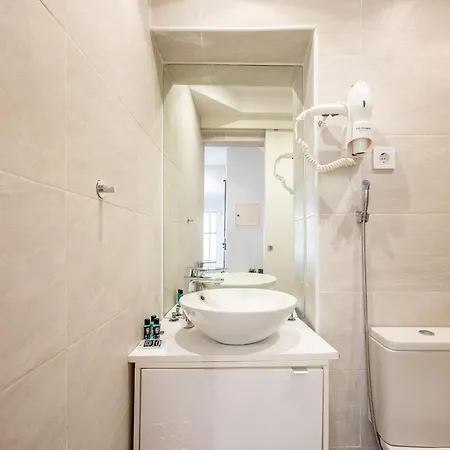 Cozy Getaway In Alfama By Lovelystay Lisboa