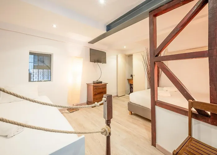Cozy Getaway In Alfama By Lovelystay 리스본