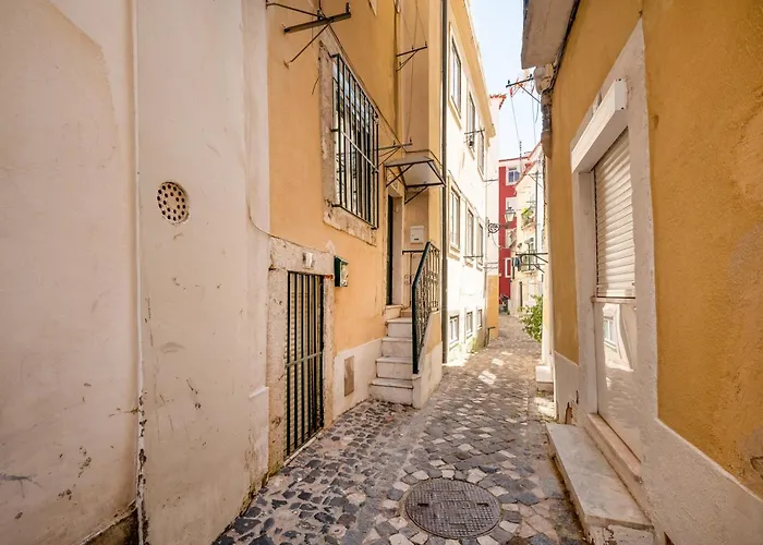 아파트 Cozy Getaway In Alfama By Lovelystay 리스본