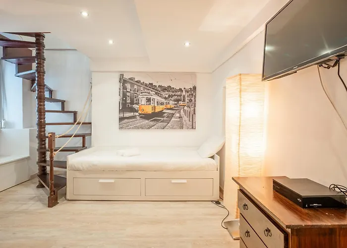 Cozy Getaway In Alfama By Lovelystay Apartment