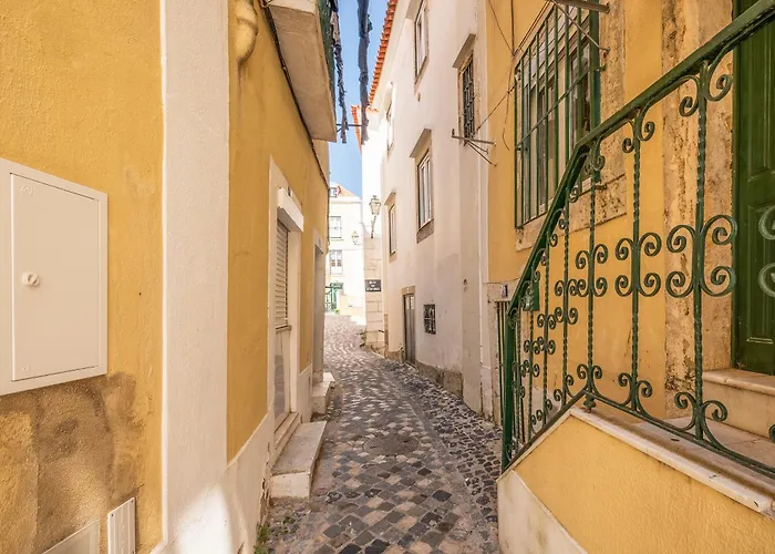 Apartment Cozy Getaway In Alfama By Lovelystay